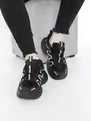 Белый кроссовки женские спортивные