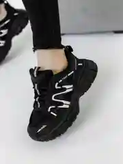Белый кроссовки женские спортивные