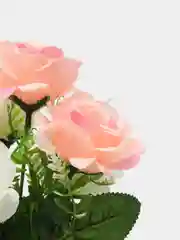 Конфетный искусственные цветы, букет из роз, двуцветные, высота 33 см