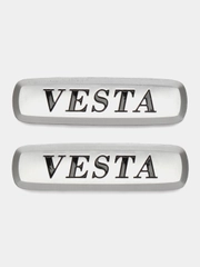 Шильдик логотип на автоковрик Vesta