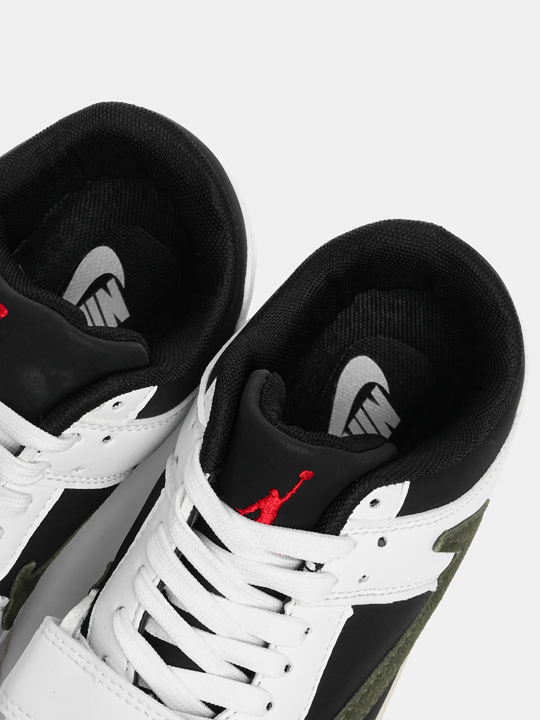 Светло-бежевый мужские кроссовки с логотипом Cactus Jack x Nike Air Trainer 1