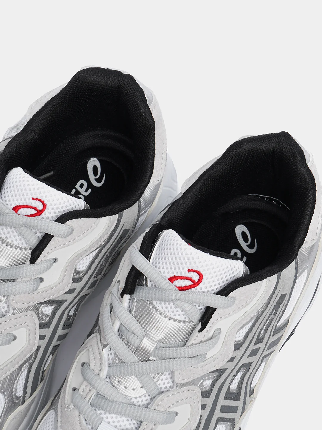Серый мужские кроссовки с логотипом Asics