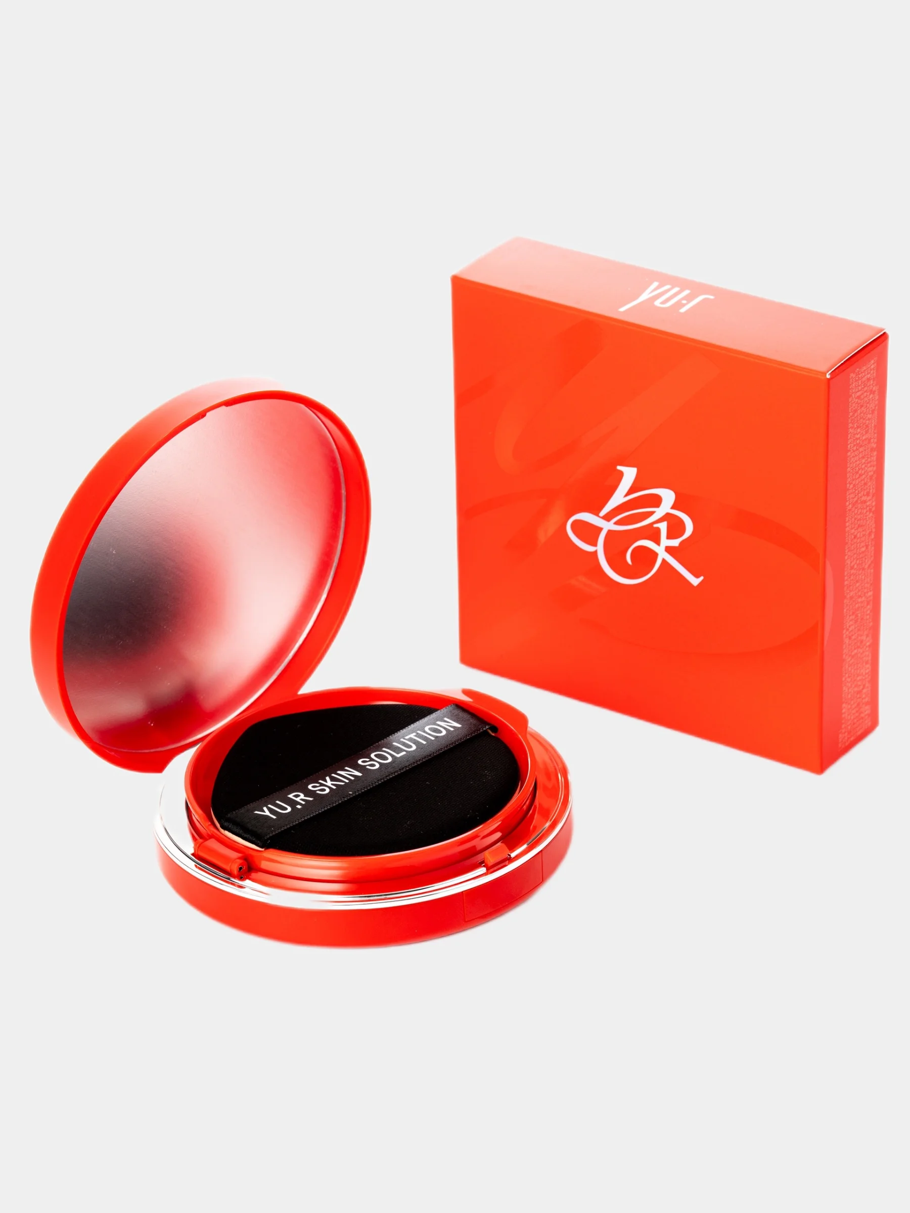 Увлажняющий тональный кушон Yu.R Moist Layer Cushion SPF50+ PA +++, корейская косметика