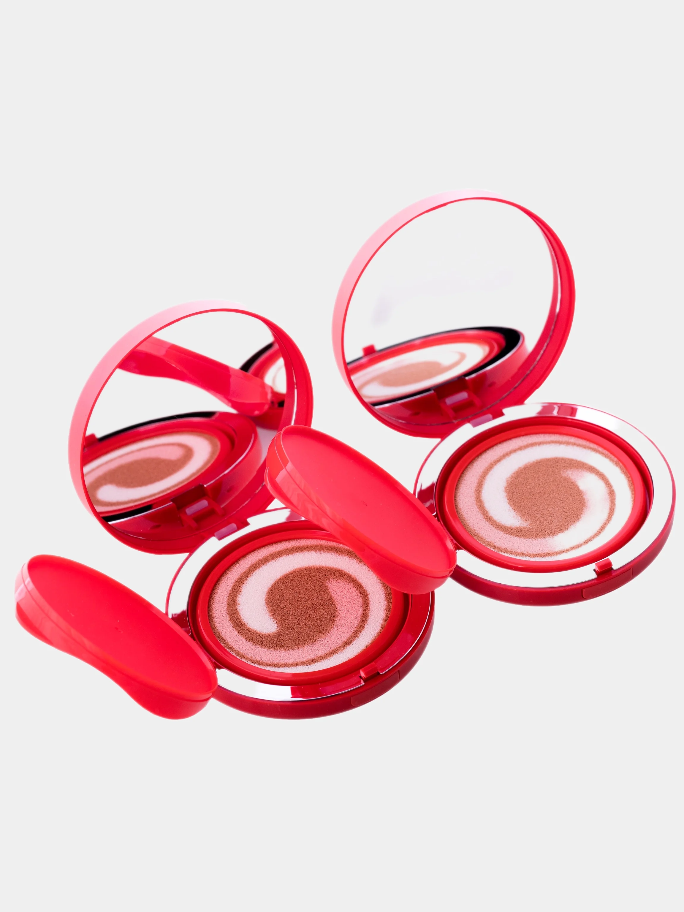 Увлажняющий тональный кушон Yu.R Moist Layer Cushion SPF50+ PA +++, корейская косметика