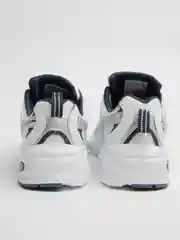 Кроссовки женские с логотипом New Balance 530