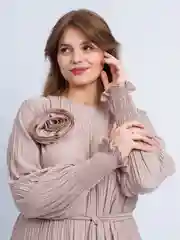Пудровый платье женское длинное макси с плессировкой