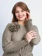 Оливковый платье женское длинное макси с плессировкой