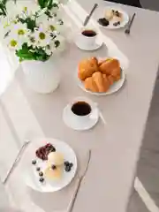 Молочный скатерть на стол праздничная тканевая
