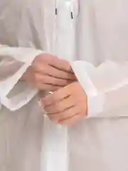 Белый дождевик с капюшоном, многоразовый UNISEX цвет белый,черный