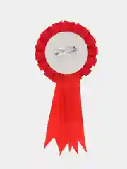 Багровый значок на свадьбу