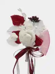 Бордовый бутоньерка для жениха, бутоньерка для свидетелей
