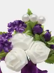 Сиреневый бутоньерка