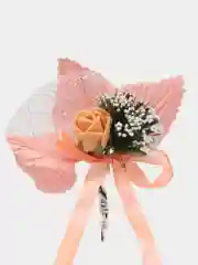 Пастельно-коралловый бутоньерка