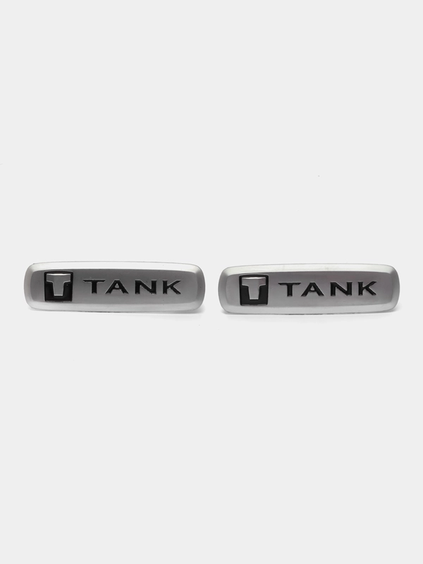 Комплект шильдиков металлических с эмблемой авто "Tank" и 4 винтовыми креплениями (Пара)