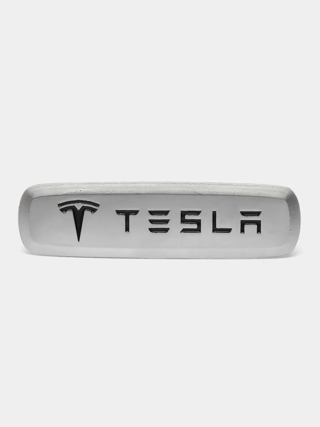 Комплект шильдиков металлических с эмблемой авто "Tesla" и 4 винтовыми креплениями (Пара)