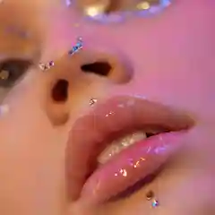 Блеск для объема губ Influence Beauty VOLUME SHOT, тон 01, полупрозрачный фиолетовый, 6 мл