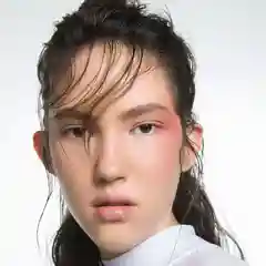 Блеск для губ Influence Beauty PLEXIGLASS, тон 07, полупрозрачный коралловый, 3,5 мл