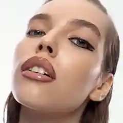 Блеск для губ INFLUENCE BEAUTY PLEXIGLASS глянцевый, тон 09: коричнево-бежевый, 3,5 мл