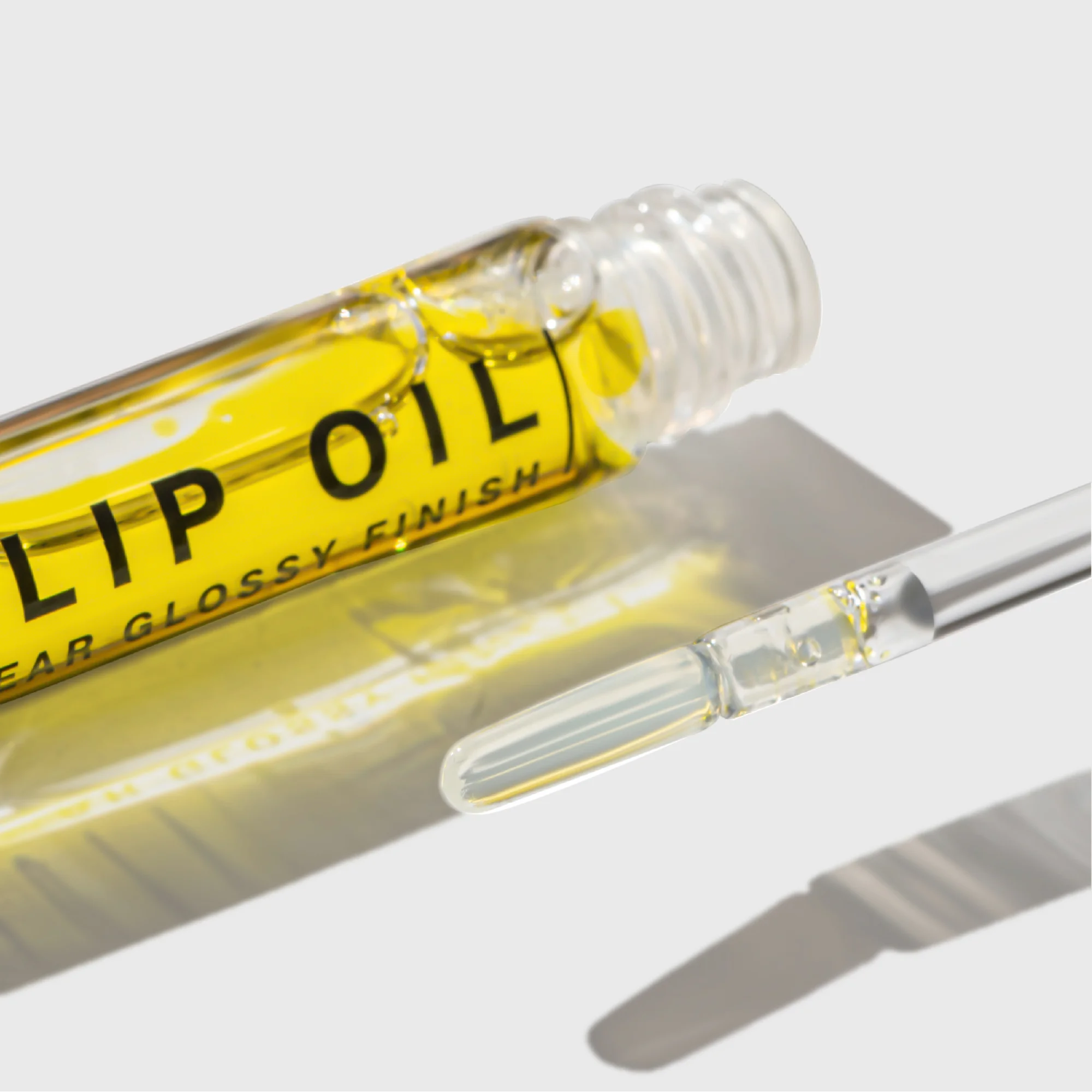 Двухфазное масло для губ INFLUENCE BEAUTY LAVA LIP OIL, тон 02: прозрачный желтый, 6 мл