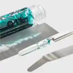 Двухфазное масло для губ INFLUENCE BEAUTY LAVA LIP OIL, тон 05: прозрач тем-зеленый, 6 мл