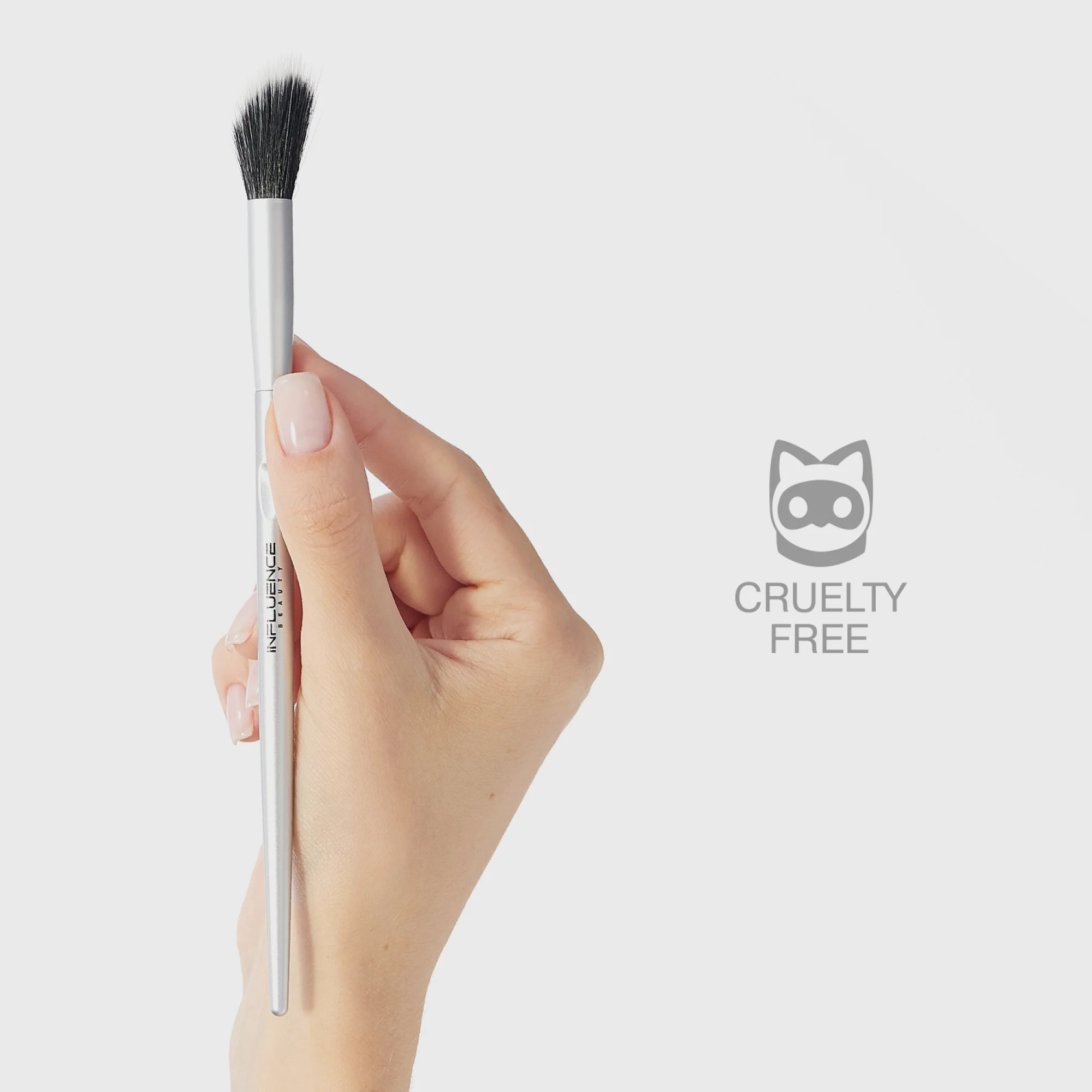Скошенная кисть-дуофибра для лица Influence Beauty "DA15R", универсальная