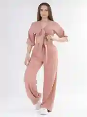 Пудровый костюм женский летний