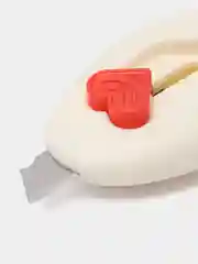 Белый канцелярский нож сердце
