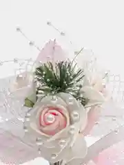 Коралловый бутоньерка для жениха, бутоньерка для свидетелей