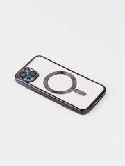 Противоударный чехол на iPhone 13 со встроенным магнитным креплением MagSafe