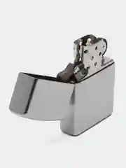 Серебряный зажигалка бензиновая ZIPPO 207 Classic с покрытием Satin Chrome