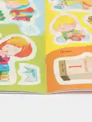 Развивающие книжки с наклейками "Времена года" и "Кто в лесу живет" (Набор из 2 книг)
