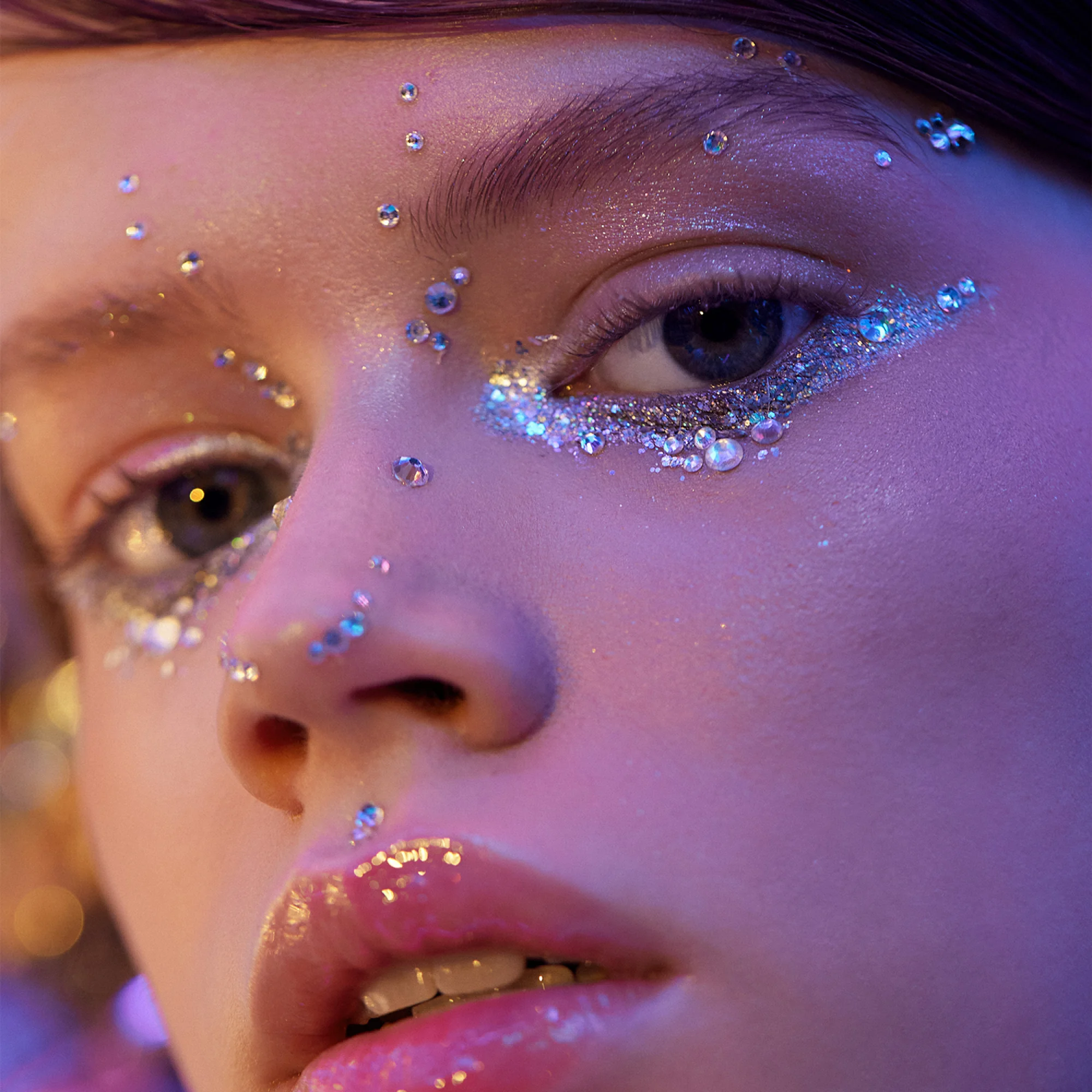 Глиттер жидкий Influence Beauty GLITTER DOSE на гелевой основе, тон 05, 6.5 мл