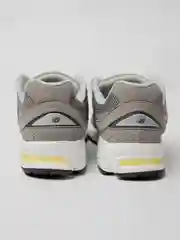 Мужские кроссовки с логотипом New Balance 2002R