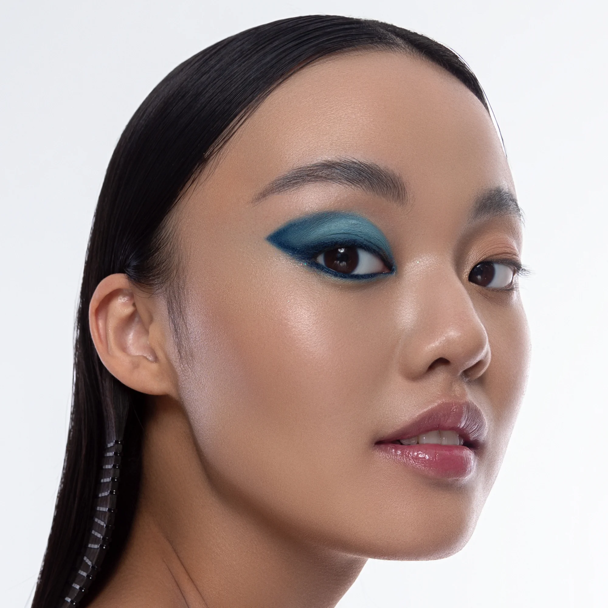 Карандаш для глаз Influence Beauty SPECTRUM, тон 06, синий, 0,28 г