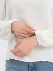 Кремовый свитшот женский
