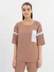 Бежевый женский костюм двойка
