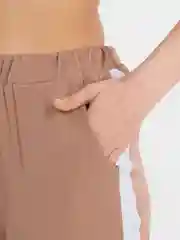 Бежевый женский костюм двойка