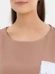 Бежевый женский костюм двойка