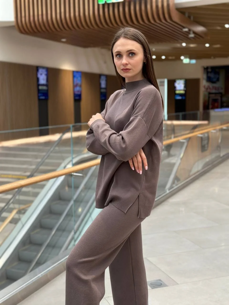Костюм женский, трикотажный, вязаный