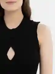 Черный топ женский с вырезом