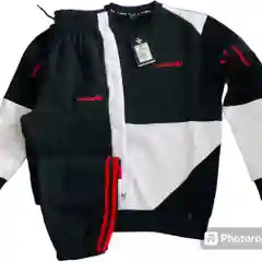 Черный спортивный костюм