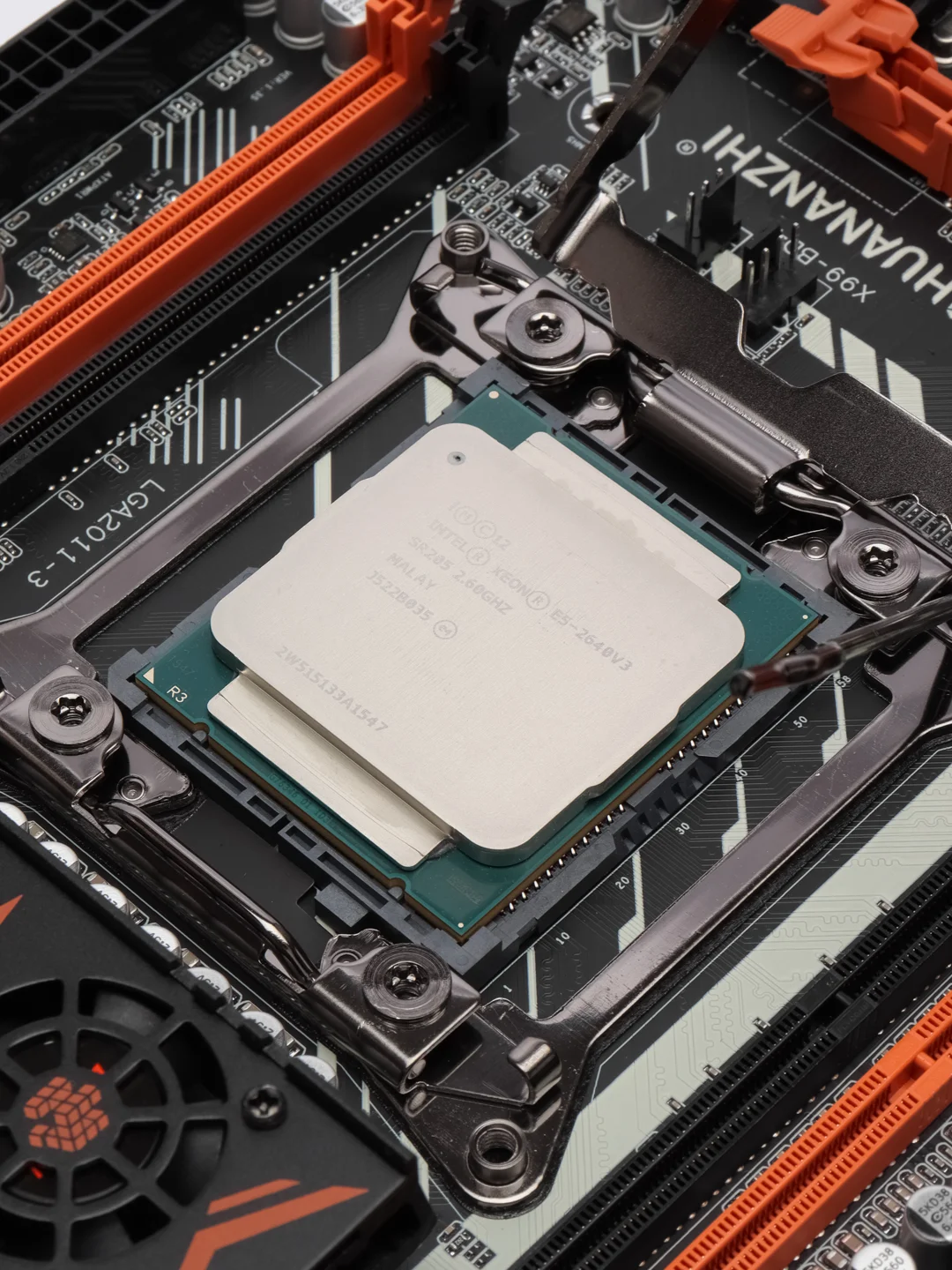 Комплект: Процессор Intel Xeon E5 2640 V3, материнская плата Huananzhi BD4, DDR4 16Gb