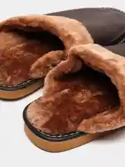 Коричневый тапки меховые из натуральной кожи
