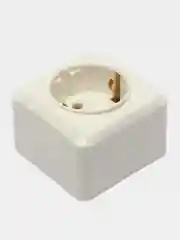 Белый розетка одноместная Luazon Lighting "Лига", 16 А, накладная, с з/к, белая