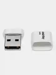 Белый флеш-накопитель USB 2.0 Smartbuy 64GB LARA