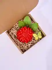 Мыло цветок хризантемы красный