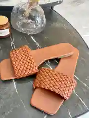 Сланцы женские
