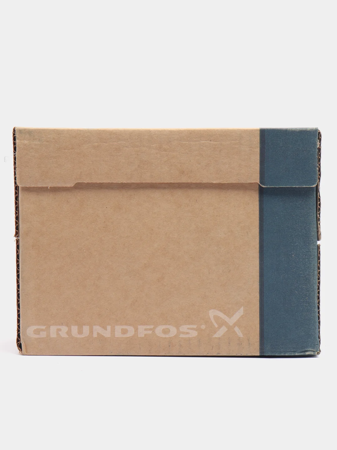 Красный циркуляционный насос GRUNDFOS UPS 25-40, монтажная длина 180 мм., с гайками