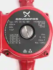 Красный циркуляционный насос GRUNDFOS UPS 25-40, монтажная длина 180 мм., с гайками
