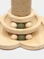 Когтеточка для кошек с игрушкой